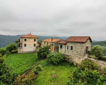 Albenga entroterra Onzo Casale / Cascina in vendita in località Costa