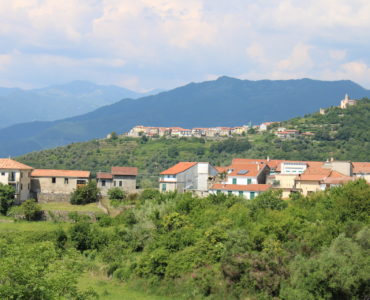 Albenga entroterra Onzo Casale / Cascina in vendita in località Costa
