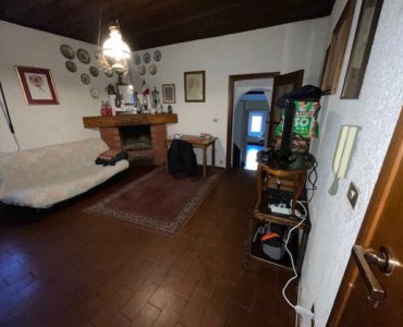 Albenga nel cuore del centro storico ampio bilocale arredato € 140.000