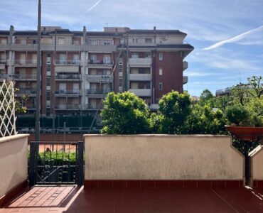 ALBENGA TRILOCALE A 850 MT DAL MARE CON TERRAZZO GIARDINO E GARAGE € 185.000