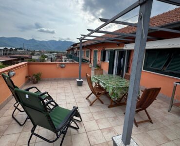 Albenga Campochiesa Bilocale con ampio terrazzo posto auto e cantina € 160.000